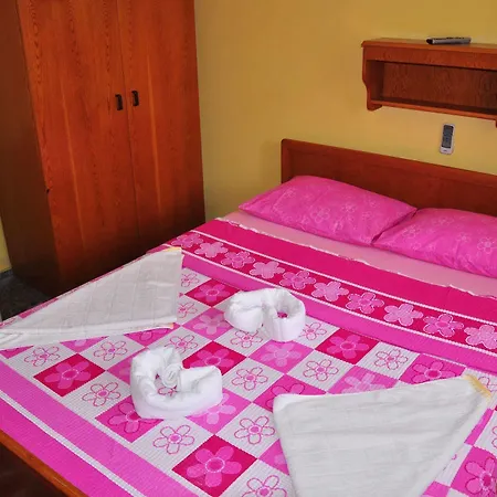 Homestay Dikili Pansiyon